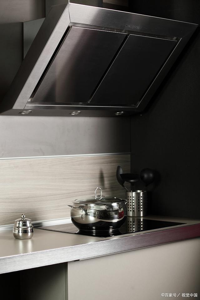 How to choose kitchen range hood in high-tech housing?